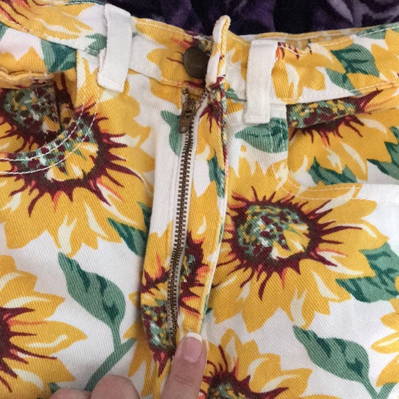 AA sunflower shorts - Picture 2 of 5